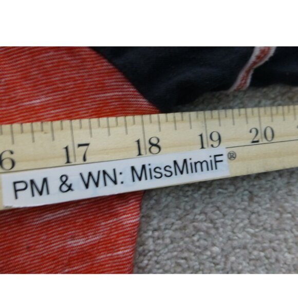 NHL Chicago Hockey Blackhawks Long Sleeve, V-Neck Top (Tiny Pin-Hole at Front) - Picture 9 of 10